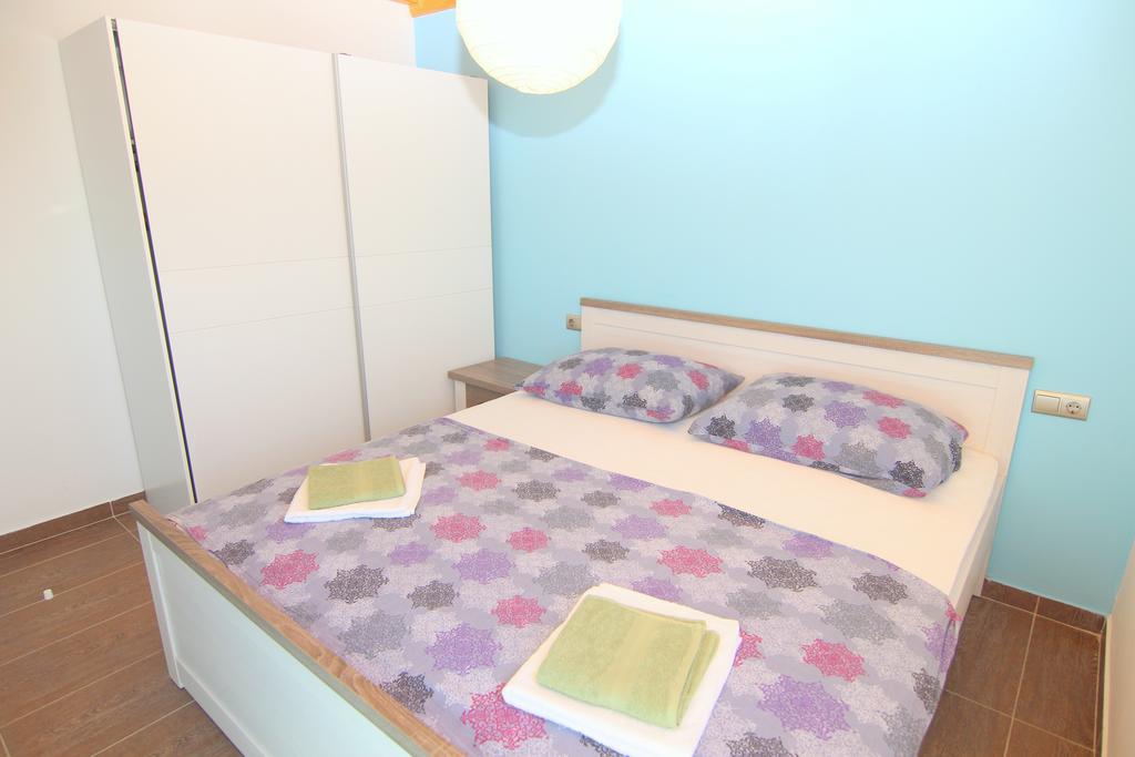 Apartments Ljubic Pag Town Eksteriør billede