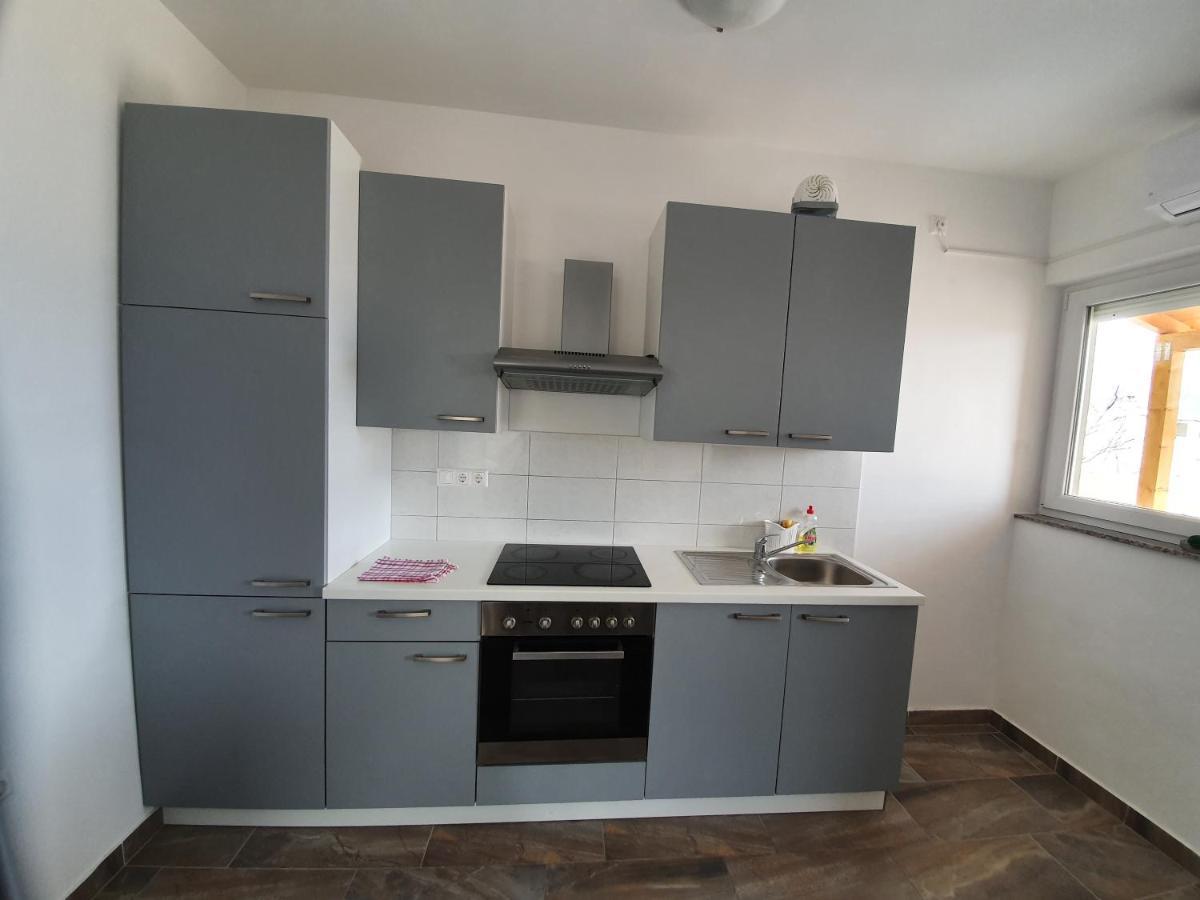 Apartments Ljubic Pag Town Eksteriør billede