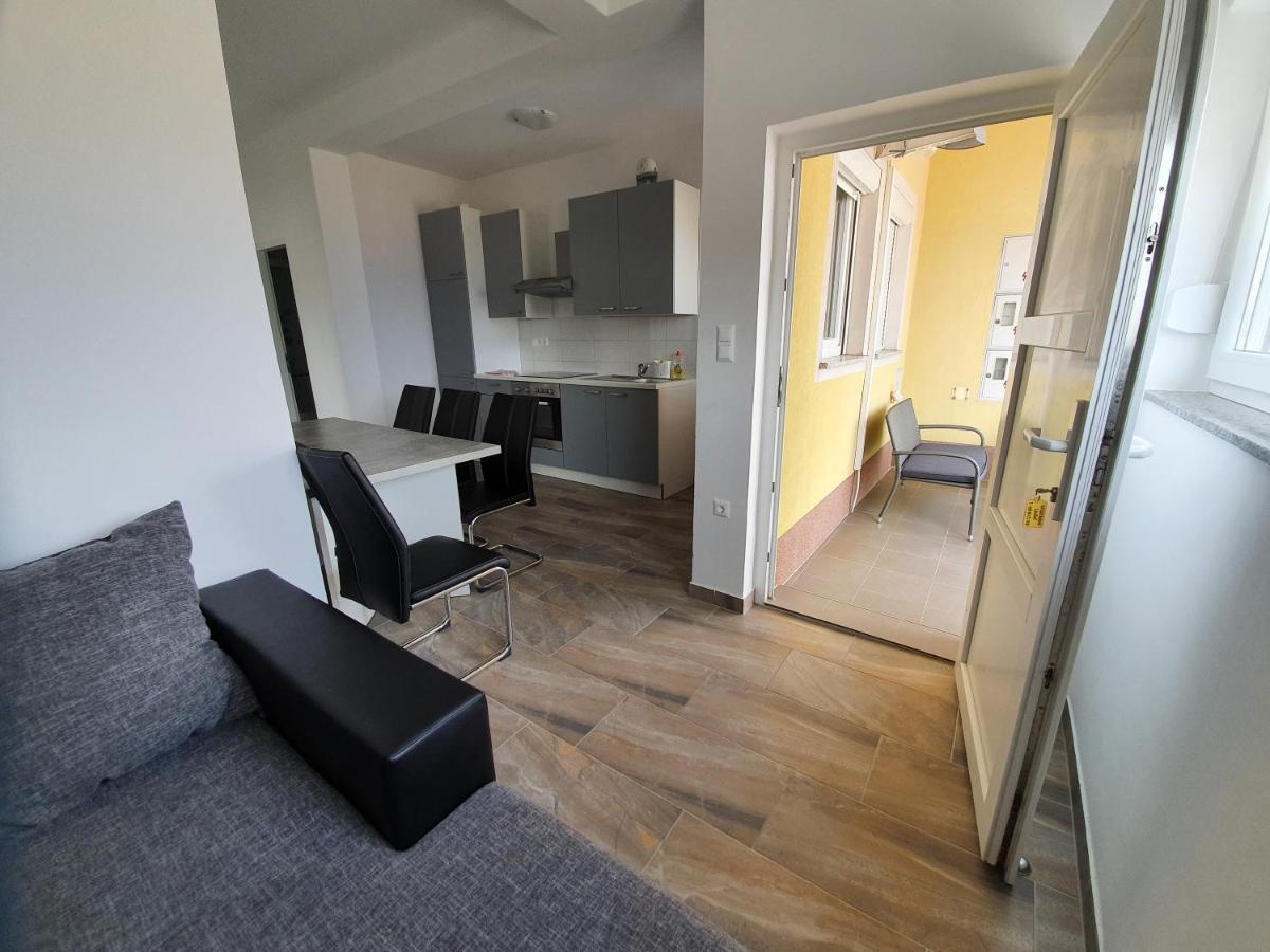 Apartments Ljubic Pag Town Eksteriør billede