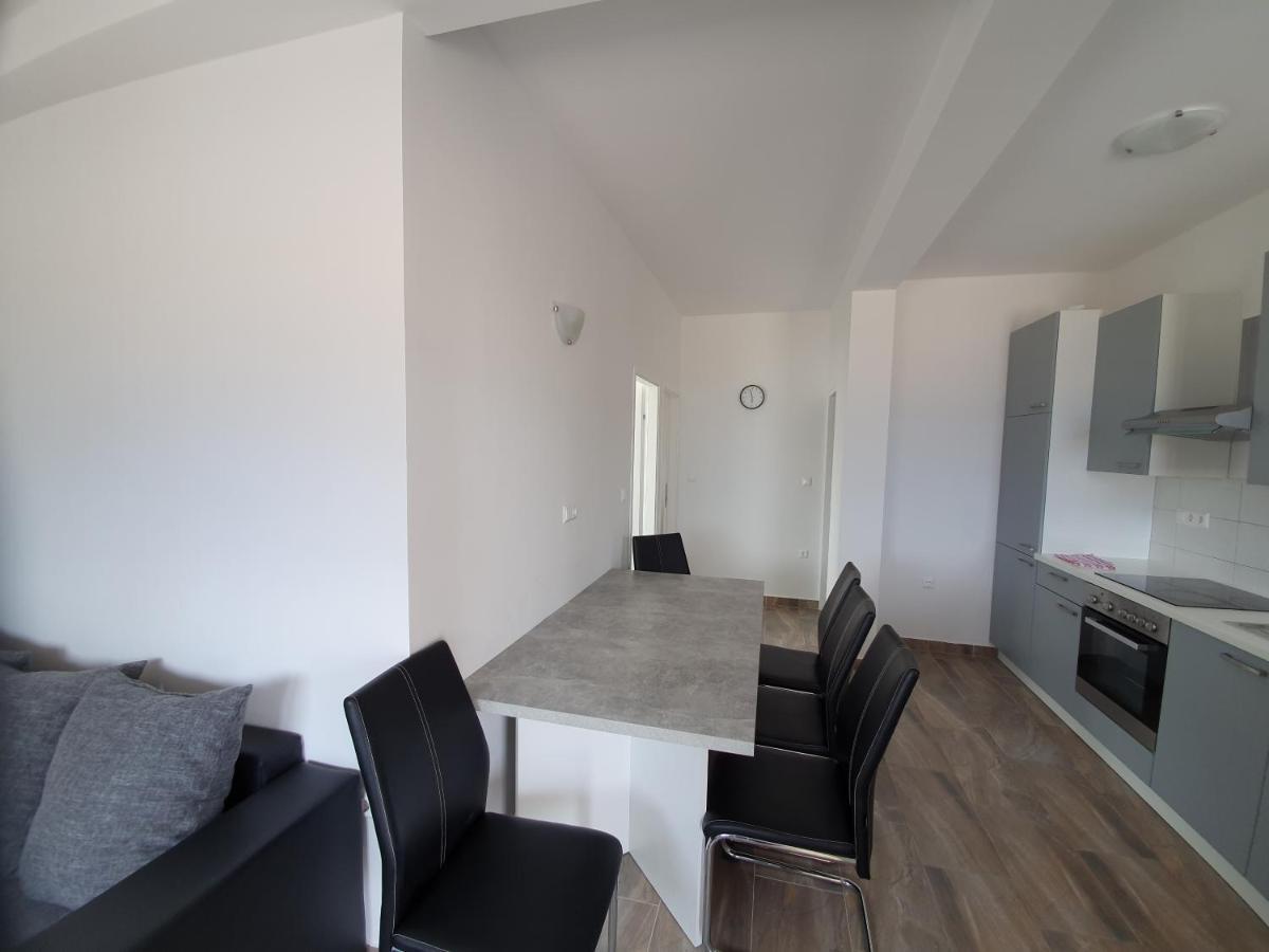 Apartments Ljubic Pag Town Eksteriør billede