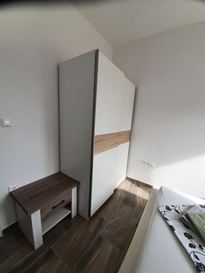 Apartments Ljubic Pag Town Eksteriør billede