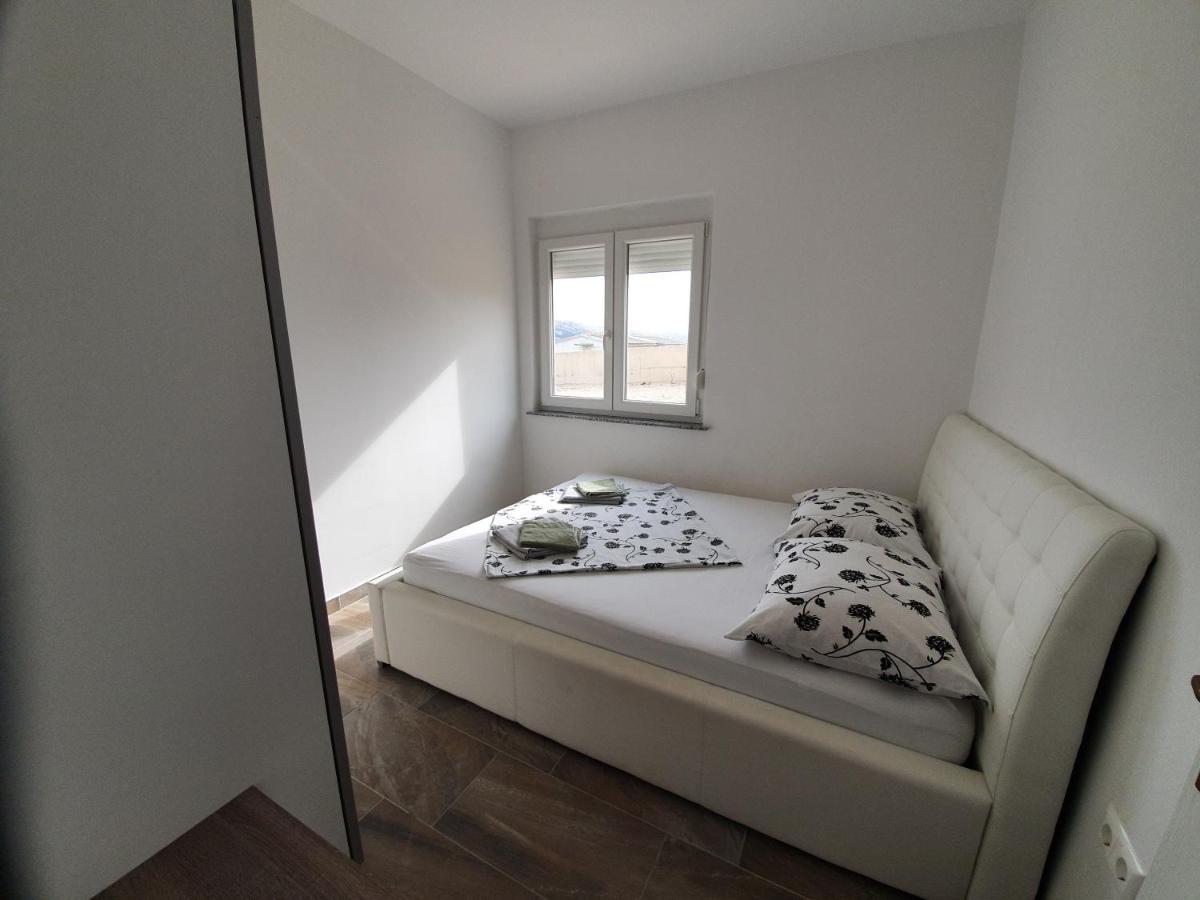 Apartments Ljubic Pag Town Eksteriør billede